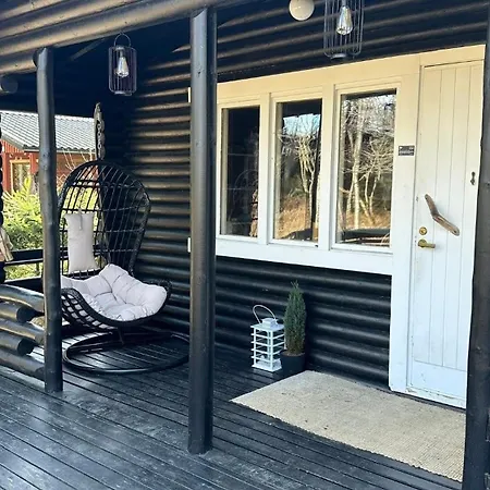 Hirsimoekki Merinaekoeala&sauna&iso Terassi Шале Кустави